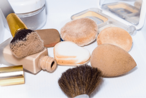 dirty makeup brushes and sponges