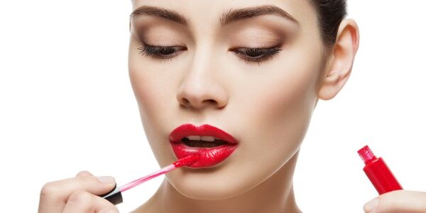 Liquid Lipstick Application Feature