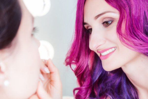 makeup artist salary for makeup artist applying on client