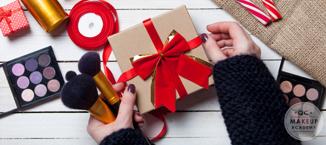 Should You Give Your Makeup Clients Holiday Gifts?