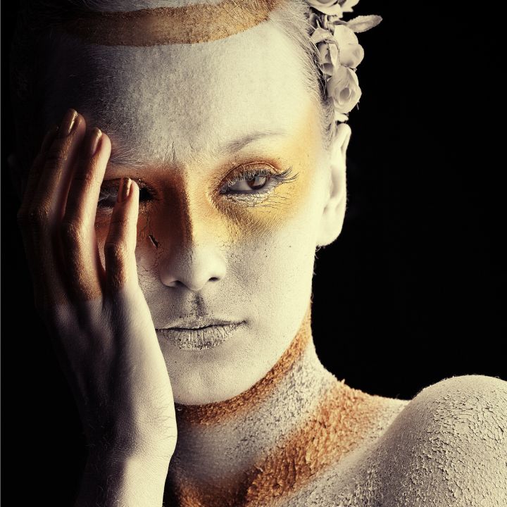 Makeup artist salary Feature Image