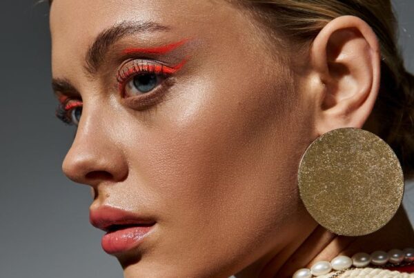 How to build a makeup artistry portfolio Feature Image