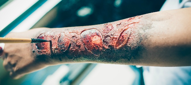 What kind of special effects blood would best mimic a deep wound?