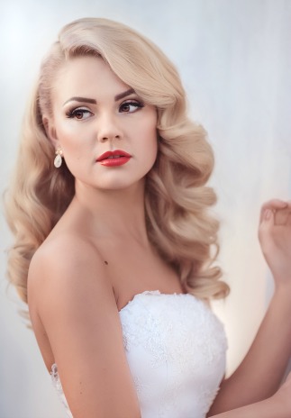 Using airbrush machines for flawless bridal makeup looks