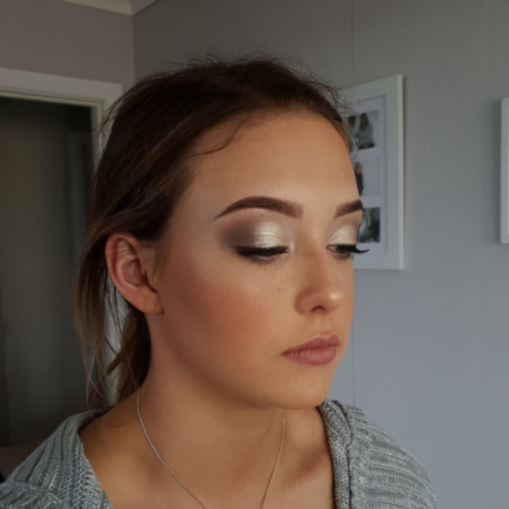 certified makeup artist Izzabelle Tokarski-Paine