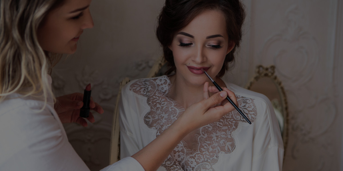 Pricing Your Bridal Makeup Services: Flat Rate vs. Hourly