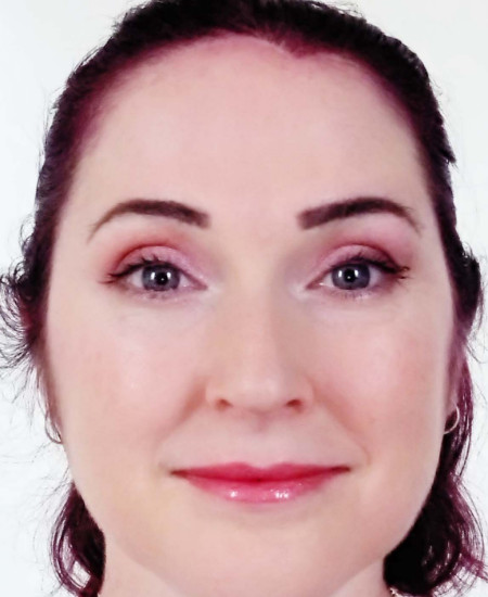 wendy fahey is taking makeup classes online with QC Makeup Academy