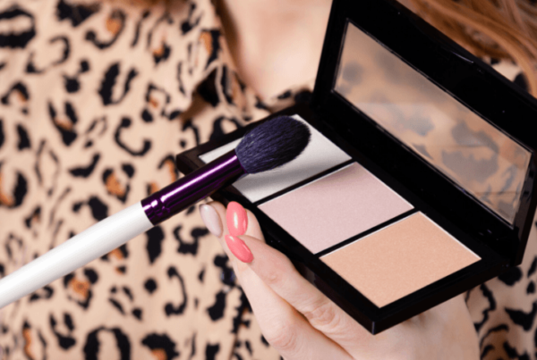 makeup jobs - applying highlight and blush