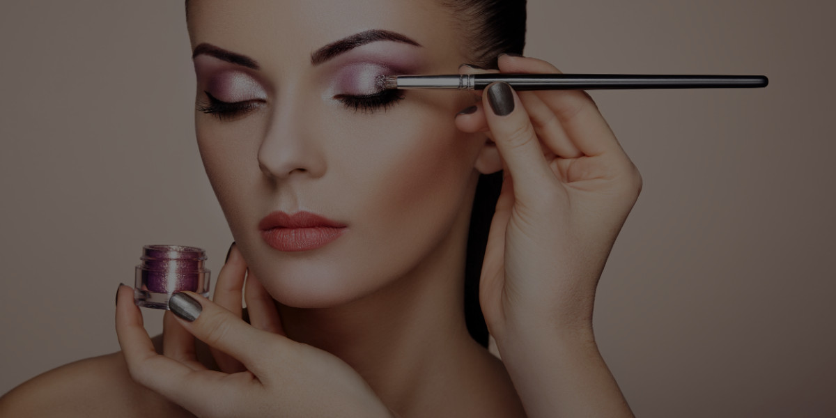 Makeup Classes vs Beauty Courses: Is there a Difference?