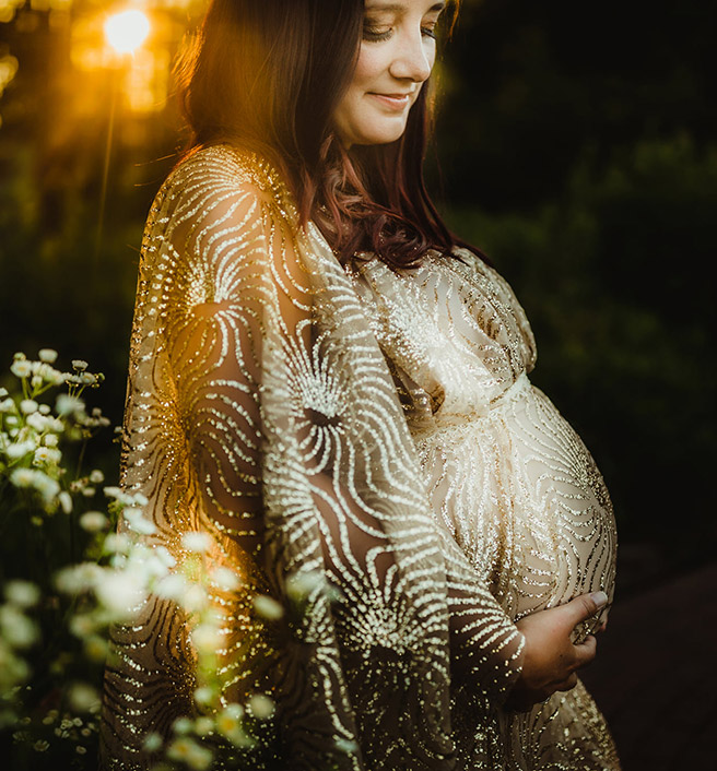 Pregnancy Photoshoot with makeup by Katie Stegemen