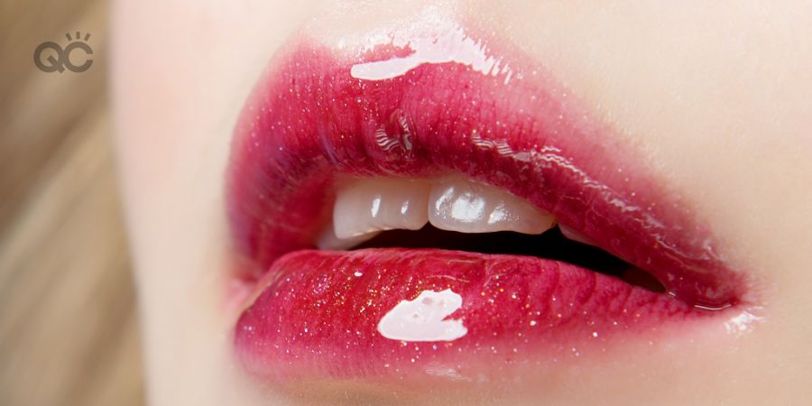 Makeup trends in 2022, in-post image 6, shiny lip gloss on lips