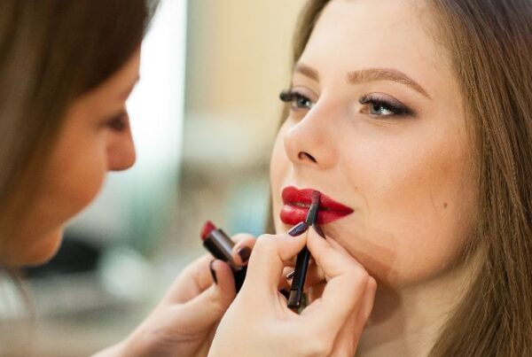 Tips to grow your makeup business Feature Image
