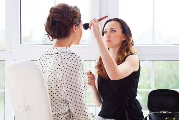 The pros and cons of working as a makeup artist Feature Image