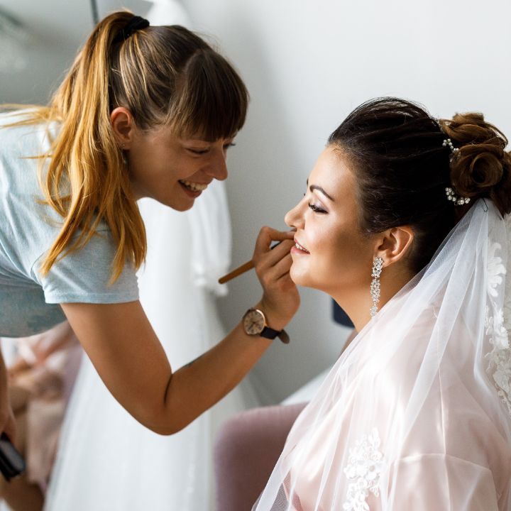 Reasons to invest in makeup artist insurance Feature Image